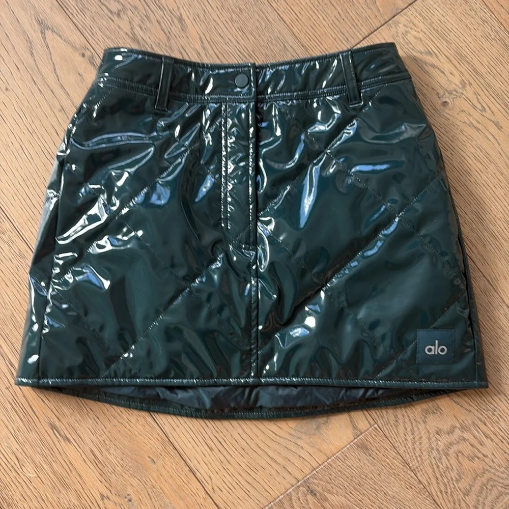 Alo yoga Snomoto Puffer Mini Skirt size small NWT!!